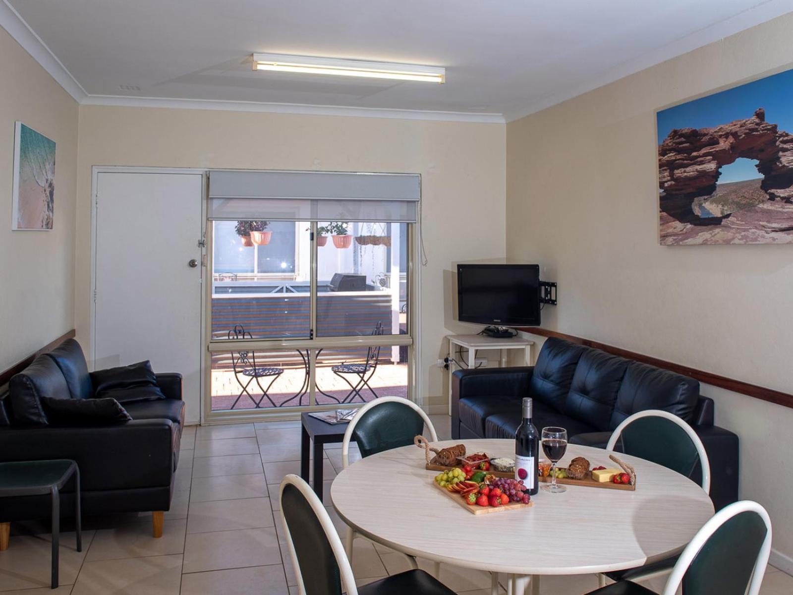 Api Pelican Beach Front Apartments Калбари Екстериор снимка