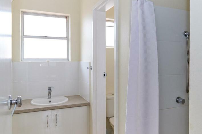 Api Pelican Beach Front Apartments Калбари Екстериор снимка